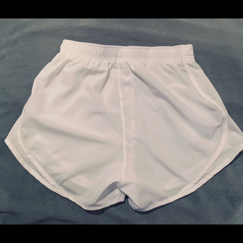 NIKE -Shorts- no inside liner-great for layering - Picture 5 of 7